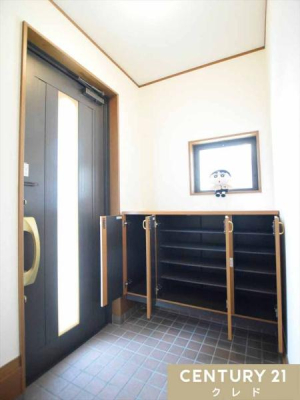 ���� �V���[�Y�{�b�N�X�̓J�E���^�[�^�C�v�ɂȂ��Ă���A���u����Ƃ��Ă͂������A���C�ɓ���̃C���e���A�⏬���������Ď����D�݂̋�ԂɃA�����W���\�ł��B
