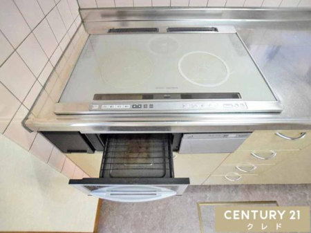 �L�b�`�� �R�����͉΂��g�킸���S��IH�N�b�L���O�q�[�^�[���̗p�B�T�b�Ɛ@�������ł��|������������̂ŁA�Ǝ��̎��Z�ɂ��q����܂��B
