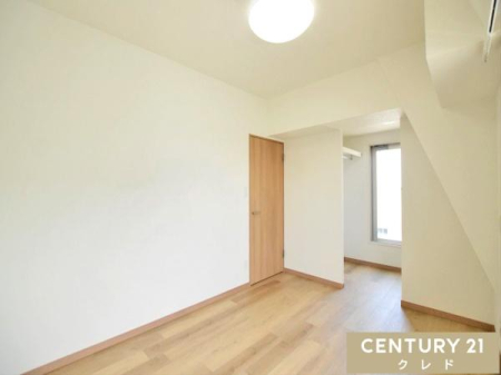 �q������ �y�m��5.4���z
�ǂ�ȉƋ�ɂ����킹�₷���A���Ɩؖڂ���Ƃ����i�`�������ȋ�ԁB5.4���̍L���́A�x�b�h��f�X�N��u���Ă���Ƃ肪����A�q�������ɂ��s�b�^���ł��B