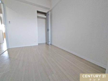 �m�� �y�m��4.7���z
������Ƃ������邭�������̂���m���B�N���[�[�b�g����������Ă��邽�߁A�ߗނ⏬������������ƕЕt�����܂��B