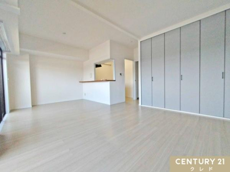 ���r���O �yLDK14.6���z
���R��������S�n�悢���r���O�́A������Ƃ����u�₩�ȓ����B���D���ȃC���e���A�Ɉ͂܂ꂽ�Z��ԂŖ�����Ȃ���A�Ƒ��Ƃ̎��Ԃ���ނ��Ƃ��ł��܂��B