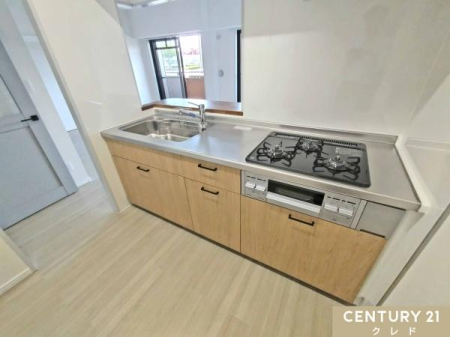 �L�b�`�� ���r���O�ŗV�Ԃ��q���܂������Ȃ��璲�����ł���A���S�̑Ζʎ��L�b�`���ɐV�K�����B���������ӂ���ԂŁA�����̉Ǝ����y�����Ȃ肻���ł��B