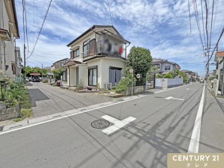 �O�ʓ��H�܂ތ��n�ʐ^ ����������u��z�s�v�w�k��20���B
JR��z���u����z�v�w�␼���V�h���u�{��z�v�w�ȂǕ����̉��������p�\�B
�ߗׂɂ̓X�[�p�[��h���b�O�X�g�A�Ȃǂ������Z���ł��B