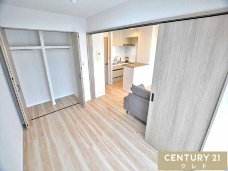 �m�� �y�m��4.7���z
���r���O�ɗאڂ���4.7���̗m���B�l�̋����⑱���ԂȂǁA�Ƒ��\���⃉�C�t�X�^�C���̕ω��ɍ��킹�Ă��g�����������܂��B
