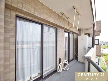 �o���R�j�[ 2�̕������q����A�z����ǍD�ȓ쐼�����o���R�j�[�B�����͂����Ղ�̌����������݁A�����󕨂��C�����悭�������܂��B