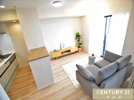 ���r���O �yLDK10.3���z
�����݂̂���ؖڃt���[�����O�Ɣ�����Ƃ���LDK10.3���B���r���O�ƃL�b�`������̂ƂȂ����J���I�Ȑ݌v�ŁA�Ƒ��Ƃ̎��Ԃ�S�n�悭�y���߂�Z��Ԃł��B