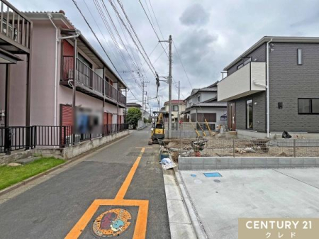 �O�ʓ��H�܂ތ��n�ʐ^ �J�[�X�y�[�X1�`2�䕪�B
����������u��t�v�w�k��13���B
�V���b�s���O�{�݁u���J�o�E�H�[�N�v�܂Ŏ�4���I