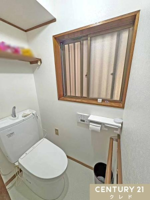 �g�C�� �g������̗ǂ��������֍��ɁA��􂢈�̌^�^���N��������g�C���B
���t���Ŗ��邭�A���C�����₷����ԂŁA����I�ɐ�����ۂĂ܂��B