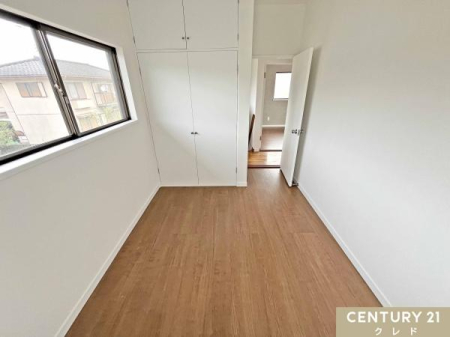 �m�� �y�m��4.4���z
���Ɩؖڂ���Ƃ����i�`�������ȕ��͋C�B�Ƌ��C���e���A�Ƃ����킹�₷���A���C�ɓ���Ɉ͂܂ꂽ�����炵���v���C�x�[�g��Ԃ��y���߂܂��B