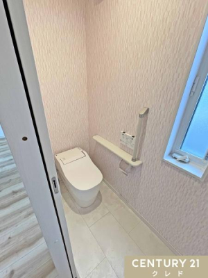 �g�C�� �D�����s���N���̃A�N�Z���g�N���X����Ԃ𖾂邭�ʂ�g�C���B�������֍�������������K�B�肷����ݒu����Ă���A�����Ȃ��q�l���炲�N�z�̕��܂ň��S���Ă����p���������܂��B