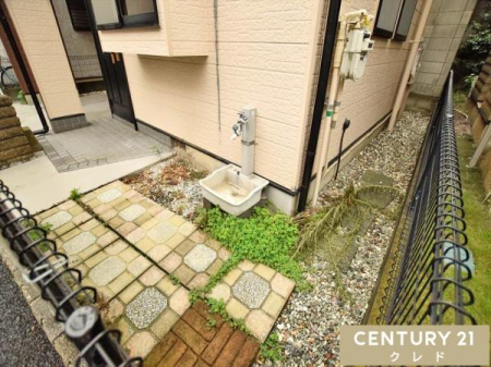 �� �~�n���ɂ͂�����Ƃ�������t���B�O������������Ă���A�K�[�f�j���O��ƒ�؉����C�y�Ɋy���߂܂��B