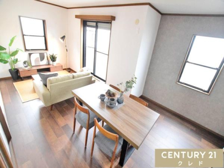 ���r���O �yLDK12.5���z
�쑤�ɊJ������݂������r���O�́A���邢���������Ղ�Ɠ��鋏�S�n�̗ǂ���ԁB���Ƒ��݂�Ȃ����R�̂ŐS�n�ǂ��߂������Ƃ��ł��܂��B