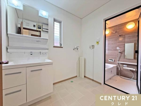 ���ʑ�E���ʏ� �Z�������̐g�x�x�ɕ֗��ȎO�ʋ����ϑ�B�����⑫���̈����o���Ȃǎ��[�X�y�[�X���[�����Ă���A�����ނ���������Еt���܂��B