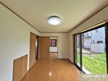 ���r���O �y���r���O7.5���z
���r���O�O�ʂɂ͍L�����낪����̂ŁA�z����������ʂ����ǍD�I
�G�߂��Ƃ̂��Ԃ𒭂߂���A�O�ŗV�Ԏq������������邱�Ƃ��ł�����K�ȃ��r���O�ł�