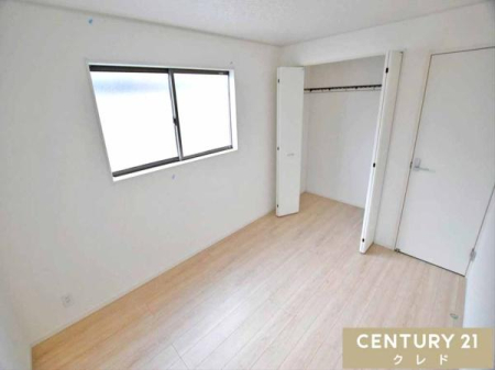 �q������ �y�m��6���z
�ǂ�ȉƋ�ɂ����킹�₷���A���Ɩؖڂ���Ƃ����i�`�������ȋ�ԁB6���̍L���́A�x�b�h��f�X�N��u���Ă���Ƃ肪����A�q�������ɂ��s�b�^���ł��B