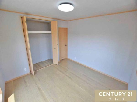 �m�� �y�m��8���z
�傫�ȃx�b�h��u���Ă���Ƃ肠�铮�����m�ۂł���8���̍L���B
���v�w�̎�Q���Ƀs�b�^���ȋ�ԁB