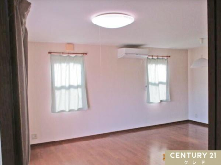 ���r���O �yLDK17���z
��؂ȉƑ����W�܂邩�炱��������肽���ꏊ�B�y�����H���Ɖ�b���n�܂�ꏊ���؂ɂ����f�G�ȏꏊ�ƂȂ��Ă��܂��B