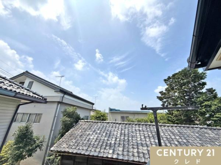 �Z�˂���̒��]�ʐ^ ���Z�܂�����͍L�X�Ƃ�����𒭂߂邱�Ƃ��ł��܂��B
�z����̗ǂ��Z��X�Ȃ̂ŉƎ���׋��̍��Ԃɂق��ƈꑧ�����Ƃ��ł��܂��B