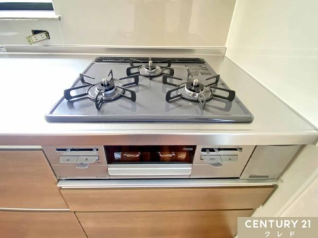 �L�b�`�� �y3���R�����E�O�����z
�Z�������ԑтɂ����ٓ��E���H�̏��������₷��3���^�C�v�̃R�����ł��B
�O�����t���̃L�b�`���͂������̕��������܂��I