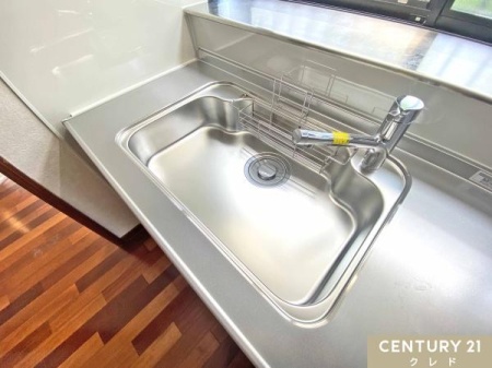 �L�b�`�� �y�V�����[�����z
�g���₷���L�߂̃V���N�ŉƎ����͂��ǂ�܂��B��Ԃ̂�����Ȃ��@�\���ƃf�U�C���������˔������g������̗ǂ��V�X�e���L�b�`���B�t���b�g�ȑ���͖����̂��������ȒP�I