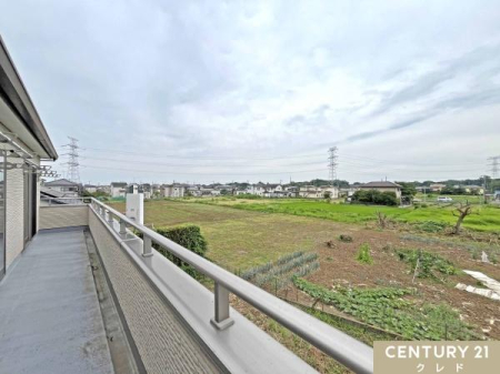 �Z�˂���̒��]�ʐ^ �O�ʂɌ������Ȃ��A�J�������ӂ�钭�]�����͂̏Z�܂��B
�S�n�悢���������������ԂœV�C�̗ǂ����ɂ͐S�����t���b�V���ł��܂��ˁB