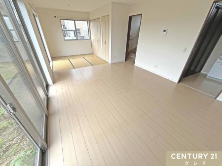 ���r���O �yLDK15���z
�Ƌ�̔z�u�����₷���c����LDK�B
������Ƃ��������͂ǂ̂悤�ȃC���e���A�ɂ��}�b�`���₷���A���C�A�E�g���y���߂܂��B