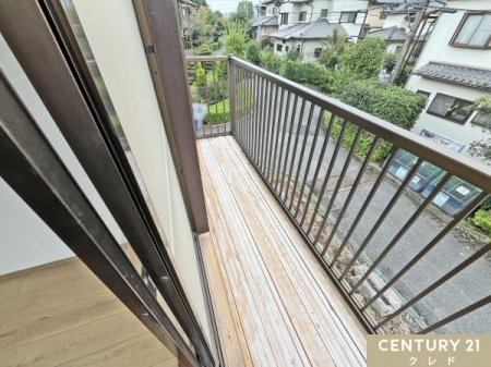 �o���R�j�[ 2�̋�������o����\�ȓ쓌�����̃o���R�j�[�B
�p�n�Ŏ��E���J���Ă��邽�߁A��������ƕ��ʂ����ǂ��A���󕨂������₷���ł��B