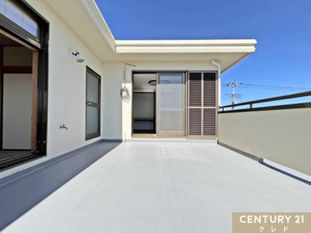 �o���R�j�[ ��̉��ŐS�n�悢������������A��Ƃ肠��o���R�j�[�B�e�[�u����`�F�A��u���΁A�A�E�g�h�A���r���O�̂悤�Ȋy���ݕ����B����t���ŁA��������A���̐����ɂ��֗��ł��B