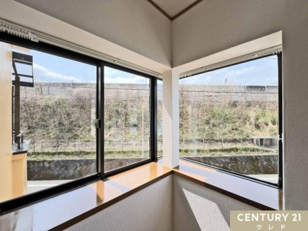 �m�� �y2�K�m��6.2���o���z
�쐼�����̑傫�ȏo����������6.2���m���́A���邢�z�˂����������A�J�������ӂ���Ԃł��B
���R�����S�n�悭�A���S�n�̗ǂ��Z�܂������o���܂��B