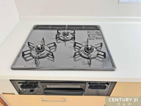 �L�b�`�� �y3���R�����E�O�����z
���̖Z�������ԑтɂ����ٓ��E���H�̏��������₷��3���^�C�v�̃R�����ł��B
�O�����t���̃L�b�`���͂������̕��������܂��ˁI