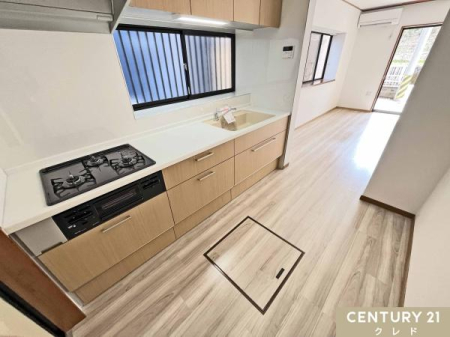 �L�b�`�� �V�K�����̎g���₷���V�X�e���L�b�`���I
�݌˒I�⏰�����[���A�L�x�Ȏ��[�X�y�[�X�����Ă���̂ŃX�b�L���Еt���܂��ˁI
�����������Ȃ��烊�r���O����]�ł���̂ł��Ƒ��̗l�q���m�F�ł��Ĉ��S�ł��ˁI