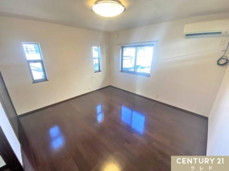 �Q�� �y�m��7.9���z
2�ʍ̌��Ŗ��邭�J�����̂���7.9���̗m���B��Q���ɂ҂�����̍L���ŁA�Ƌ�̃��C�A�E�g�����₷���g������̗ǂ���Ԃł��B