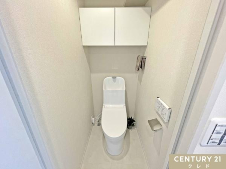 �g�C�� ���邭�u�₩�Ȉ�ۂ̃g�C���ł��B�������֍��t���Ŗ������K�B�����������₷���A�����ȏ�Ԃ�ۂ��₷���̂����͂ł��B�㕔�ɂ͎��[������A�y�[�p�[�ނ⏬������������Еt�����܂��B