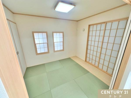 �a�� �y�a��5.25���z
���C�t�X�e�[�W�ɉ������ϐ��̍����a���B
���̂Ȃ���̓X�b�L���Ƃ�����ۂŗm���̉Ƌ�ɂ����킹�₷�����_���ȕ��͋C�ł��B