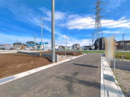 �O�ʓ��H�܂ތ��n�ʐ^ �����E���w�Z�܂œk��17���B���q�l�������Ȃ��ʂ�����S�̋������ŁA�q��Đ��тɂ��ꂵ�����P�[�V�����B���������Ɨ]�T�����������Ԃ��m�ۂł���̂��������ł��ˁB