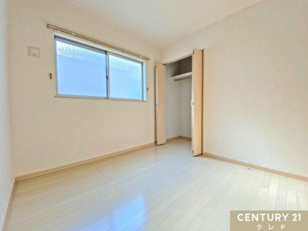 �m�� �y�m��4.5���z
���Ɩؖڂ���Ƃ����i�`�������ȕ��͋C�B�Ƌ��C���e���A�Ƃ����킹�₷���A���C�ɓ���Ɉ͂܂ꂽ�����炵���v���C�x�[�g��Ԃ��y���߂܂��B