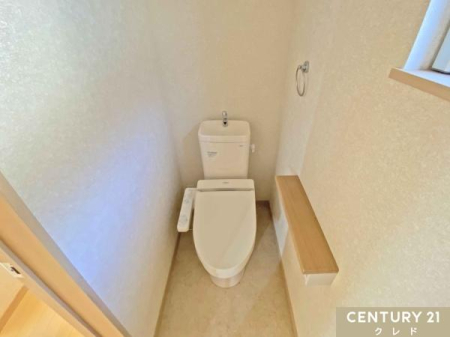 �g�C�� 1�E2�K�̊e�K�Ƀg�C��������܂��B���̖Z�������Ԃ����ԑ҂��̐S�z���Ȃ��A������̃g���u���������S�ł��B