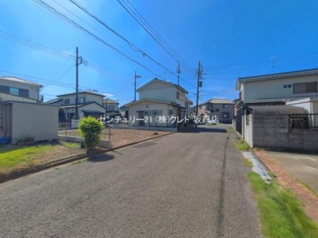 �O�ʓ��H�܂ތ��n�ʐ^ ����4.6���E����6���̗��ʓ��H�ɖʂ����J�������ӂ��Z�܂��B�z����E�ʕ��Ɍb�܂�A�S�n�悢���ƕ��������Ȃ����点�܂��B