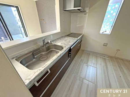�L�b�`�� �I�[���X���C�h���̎��[�͉��̕��܂Ŋy�Ɏ��o���ăX�g���X�t���[�I
�w�ʂ̕ǖʃX�y�[�X�ɂ͗①�ɂ�J�b�v�{�[�h��z�u���₷����Ƃ肪����܂��B