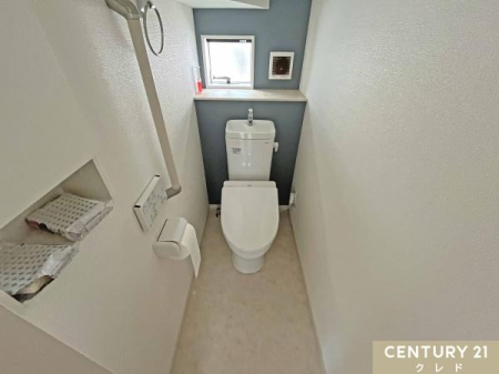 �g�C�� �g������̗ǂ��������֍��ɁA��􂢈�̌^�^���N��������g�C���B
�肷��t���ŏ����Ȃ��q���܂��炲����̕��܂ŁA�Ƒ��݂�Ȃ����S���Ďg���܂��B