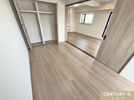 �m�� �y�m��5.7���z
�Q����ݑ�[�N�̂������Ƃ��Ă��g�p�ł���5.7���̗m���B
�o���R�j�[����̗z���ɕ�܂ꂽ���邢�������ł��B