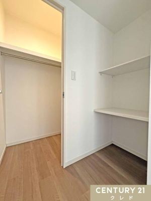 ���[ �m��8.3���Ƀn���K�[�p�C�v���I��������g������̗ǂ�WIC�B
�V�[�Y�����̃A�E�^�[���珬���ނ܂ŁA�ߗނ������Ղ���[�ł���A�m���D���̕��ɂ��������ł��ˁB
