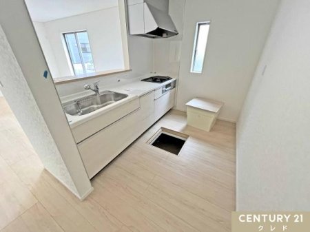 �L�b�`�� �L�b�`���͑�l2�l������ł���Ƃ�̂���L���ŁA�����̉Ǝ��̎��Ԃ����K�ɁB���q���܂́u����Ă݂����I�v�ɂ��A�Ί�ŉ��������Ȃ��Ԃł��B