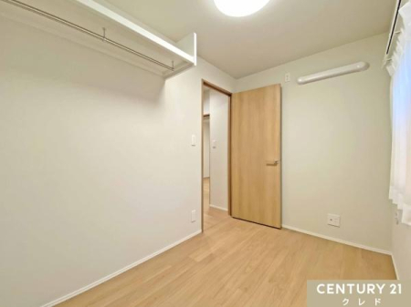 ���r���O�ȊO�̋��� �y�T�[�r�X���[��3.4���z
�㕔�I�t���̃p�C�v�n���K�[���������A�ߗނ���p�i������������[�\�B���ւ�ݑ�[�N�ȂǁA���C�t�X�^�C���ɍ��킹�đ��ʂɊ��p�ł��܂��B