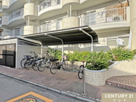 ���̑����p�� �y���֏�z
�~�n���ɂ͒��֏�������i���z200�~�j
�ʋ΁E�ʊw�ȂǂŎ��]�Ԃ����g���̂��Ƒ������S���Ă����p���������܂��B�i�󂫏󋵂͗v�m�F�j