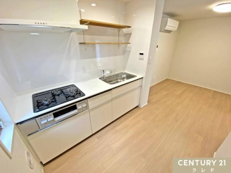 �L�b�`�� ������Ƃ�������������V�X�e���L�b�`���ɐV�K�����B���������͂��ǂ�3���R�������O�����t���ł��B�����̗����𓯎��ɒ����ł��A�����̐H���Â�����X���[�Y�ɁB
