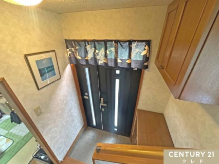 ���� �㉺�Ɏ��[���t�����V���[�Y�{�b�N�X�I�̌����t���̌��փh�A�ŁA���ւɂ����R������荞�߂܂��B
���c�u����CG���H�ɂ�菜�����Ă��܂��B