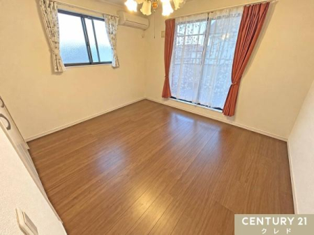 �m�� �y�m��7���z
�傫�ȃx�b�h���z�u���₷����Ƃ肠��7���̍L���ŁA���v�w�̐Q���ɂ������߂ł��B��e�ʂ̎��[������A�ߗނ�ו�������������[�ł��܂��B
���c�u����CG���H�ɂ�菜�����Ă��܂��B