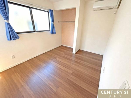 �m�� �y�m��5.4���z
�����Ƃ��Ďg���₷���L���ŁA�q�ǂ������⏑�ցA��̃X�y�[�X�ȂǁA���C�t�X�^�C���ɍ��킹�Ċ��p�ł��܂��B
���c�u����CG���H�ɂ�菜�����Ă��܂��B