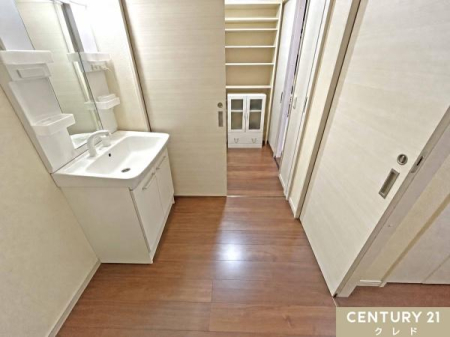 ���ʑ�E���ʏ� ���[�L�x�Ȑ��ʑ�I��������̂ŁA�����C�オ��̂����������C�Ȃǂ����C�o���܂��B
��Ƃ肪����̂ŁA���̐g�x�x����X�̐�����X���[�Y�ɍs���܂��B
���c�u����CG���H�ɂ�菜�����Ă��܂��B